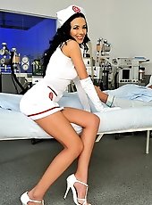 
 Kinky nurse brings happiness for h lucky patient